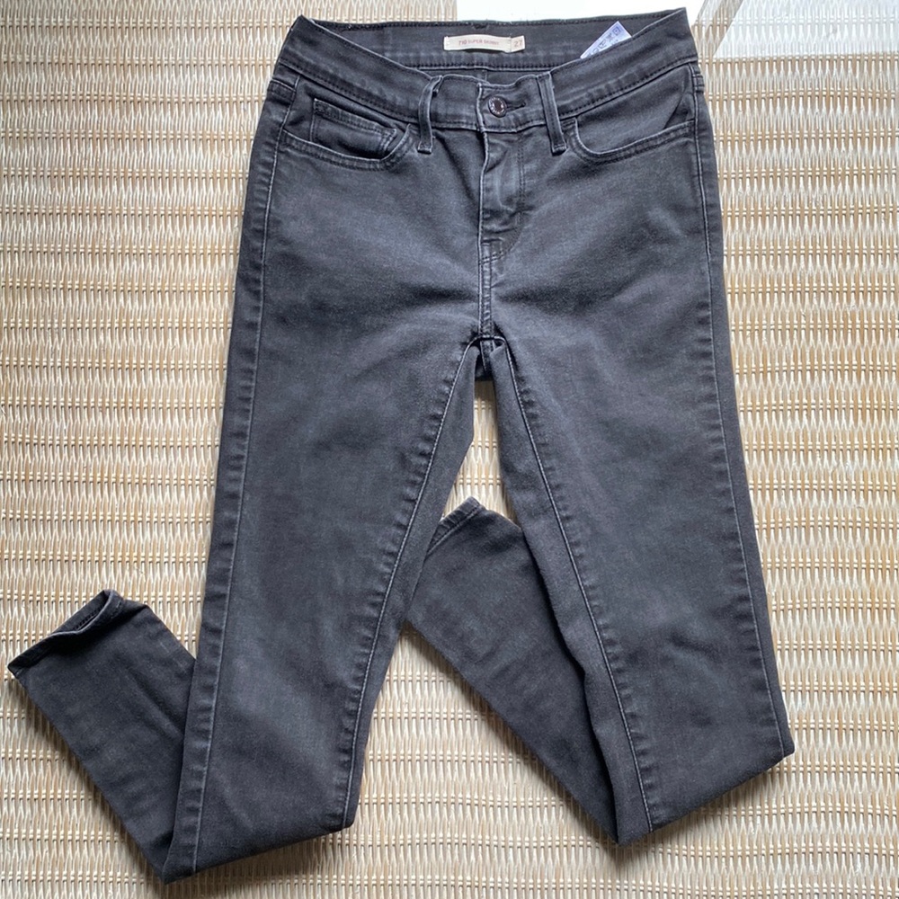 Levi’s 710 Super Skinny Jeans